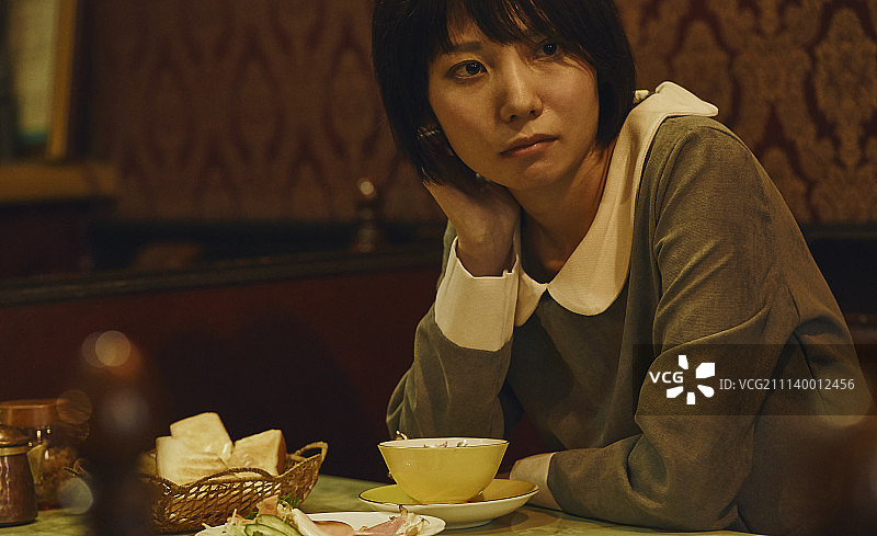 咖啡店，咖啡厅，女人图片素材