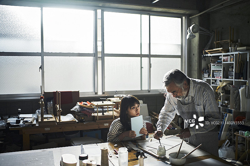 老师与小学生图片素材