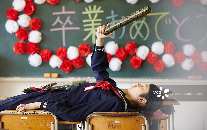 高中女生 毕业图片素材