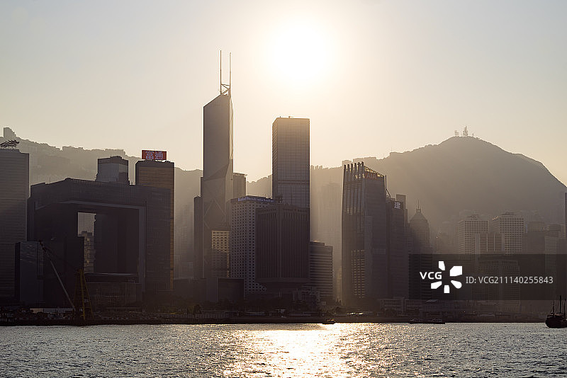 金色阳光下香港建筑图片素材