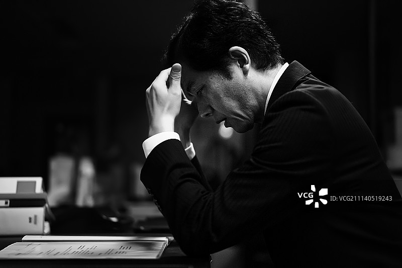 黑白单色男人图片素材