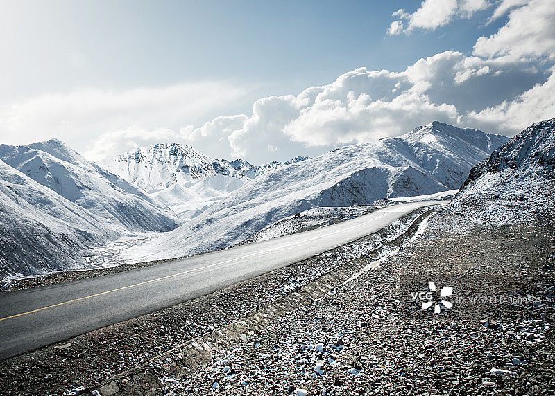 雪山道路图片素材