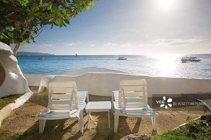 高端海景酒店的躺椅图片素材