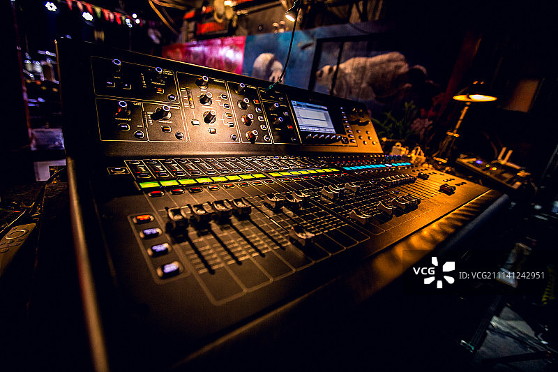 调音台 工匠图片素材