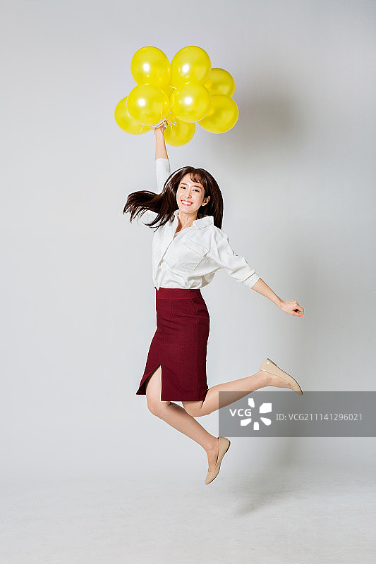 表情满意的女人图片素材