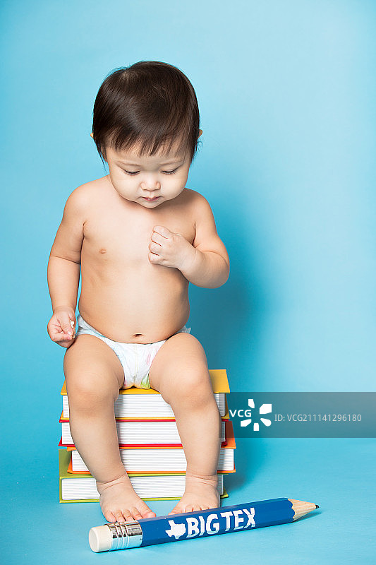 蹒跚学步的图片素材