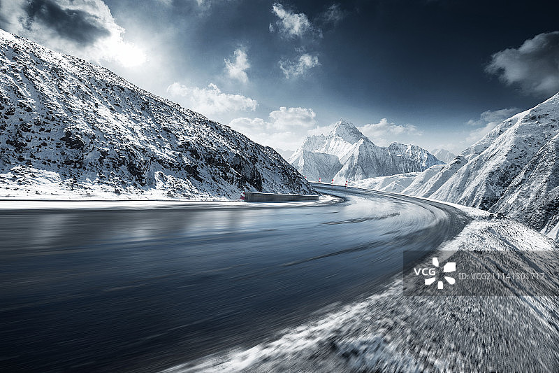 雪山道路图片素材