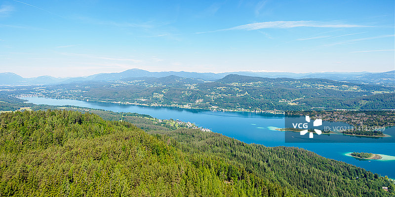 从珀奇察眺望韦尔登的金字塔球图片素材