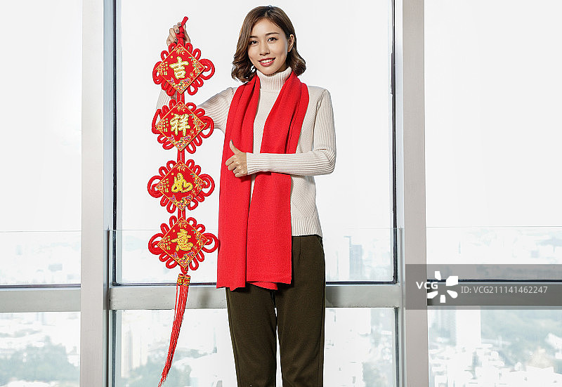 写字楼里的白领拜年图片素材