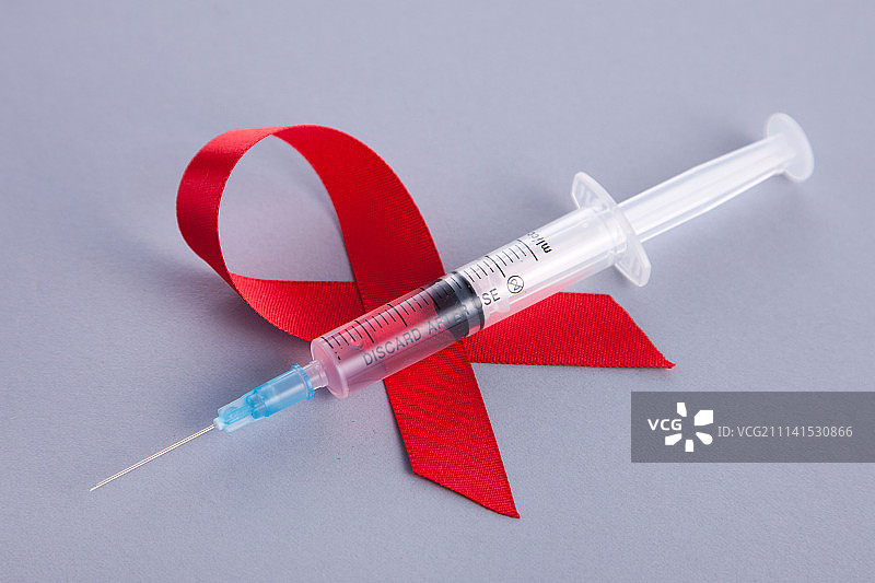 射频照片 - 医疗用品：药品、药物、治疗剂、注射器、听诊器图片素材