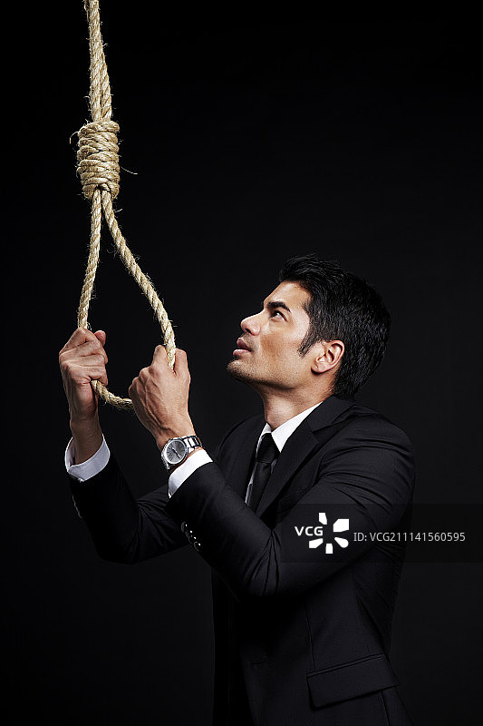 穿着西装的年长的男人图片素材