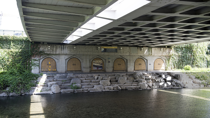 韩国首尔清溪川溪流公园图片素材