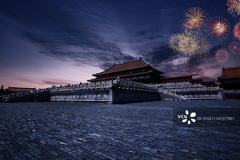节日烟花下的故宫图片素材
