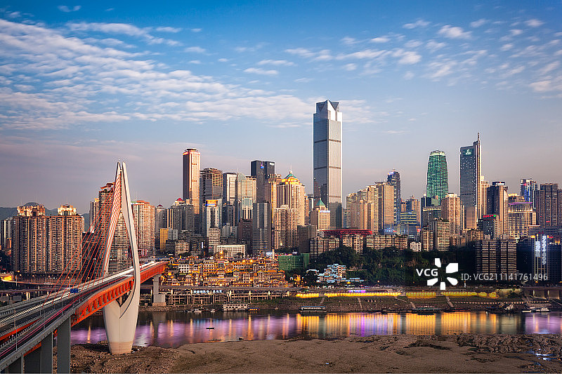 重庆渝中解放碑洪崖洞千厮门嘉陵江大桥景色图片素材