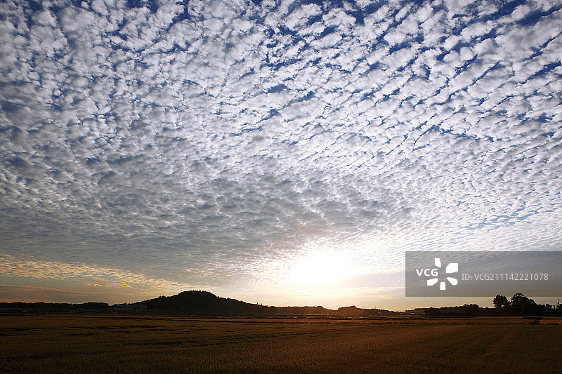 日落云景：韩国平泽市的云彩图片素材