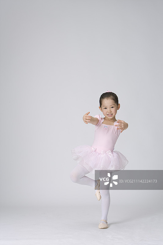 儿童，室内芭蕾舞图片素材