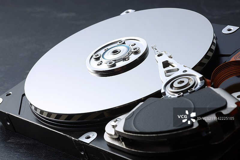 室内电脑硬盘金属磁盘图片素材