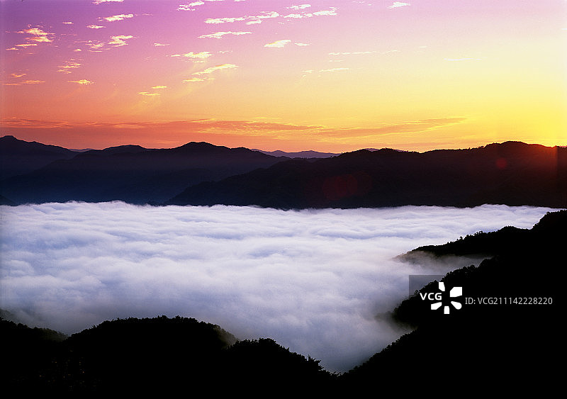 韩国户外山脉天空与云朵图片素材