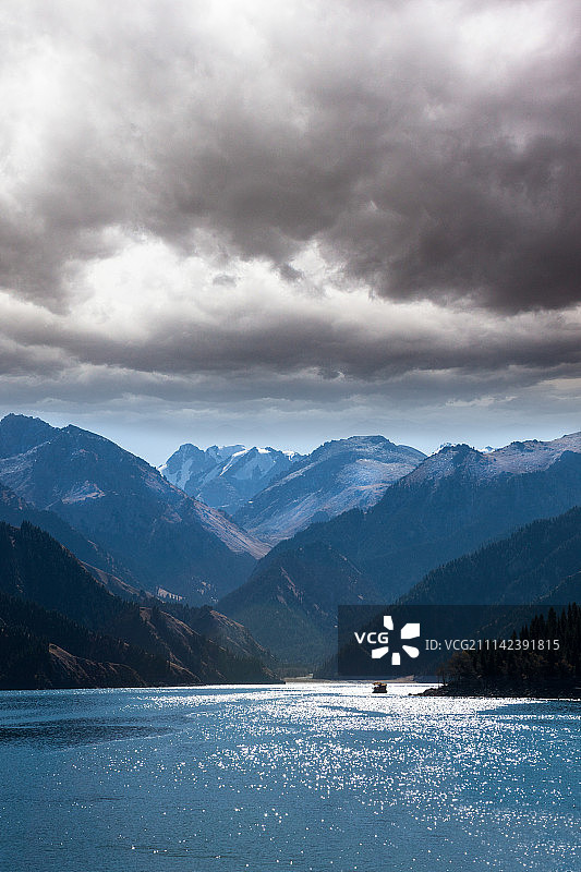 新疆天池风光图片素材