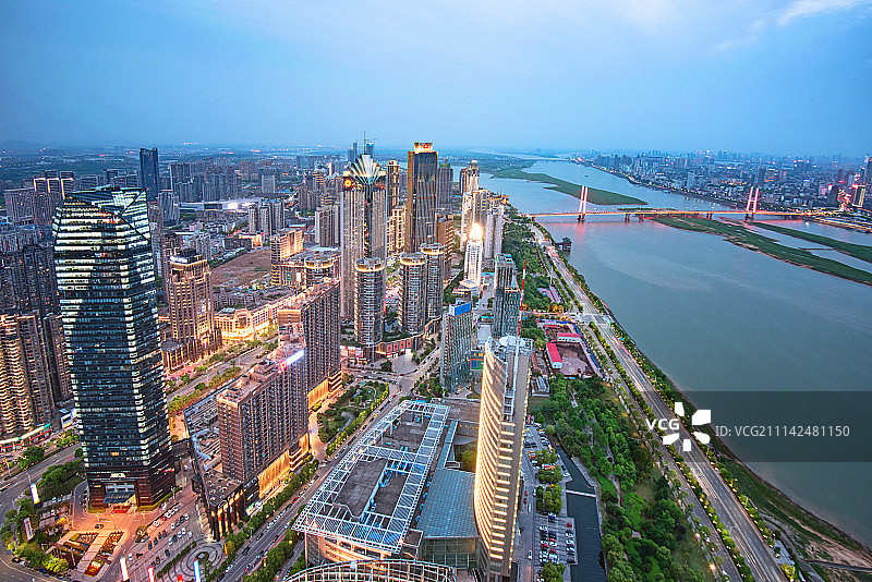 江西南昌红谷滩商业建筑楼图片素材