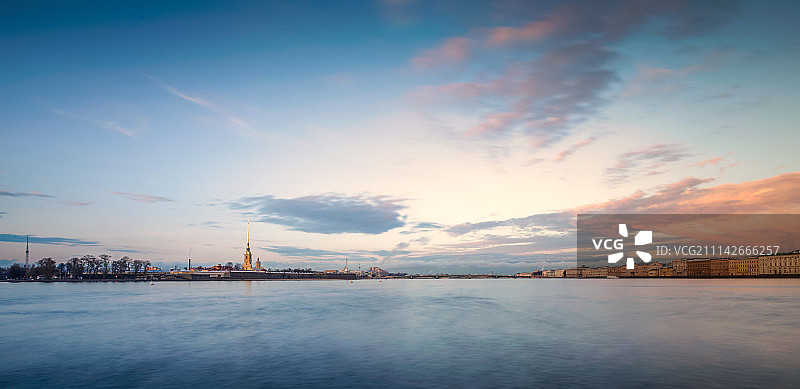 从涅瓦河看彼得保罗要塞图片素材