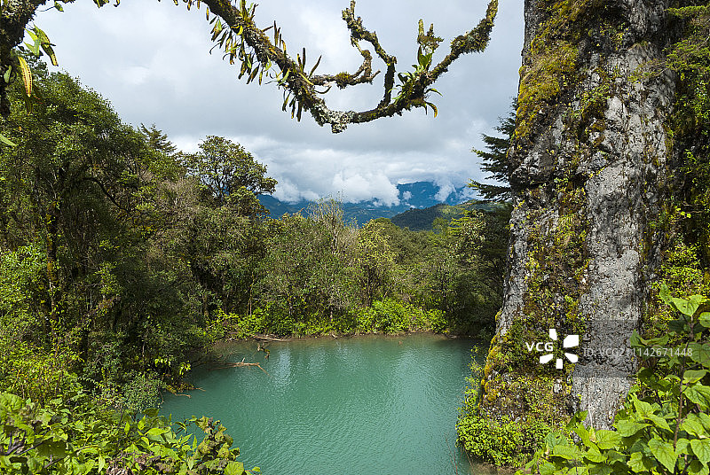 危地马拉韦韦特南戈的马格达莱纳泻湖。图片素材
