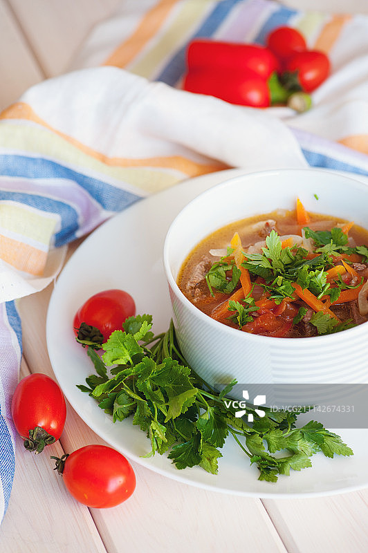 亚洲传统拉面肉汤面图片素材