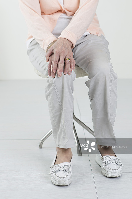老年女人,关节痛图片素材