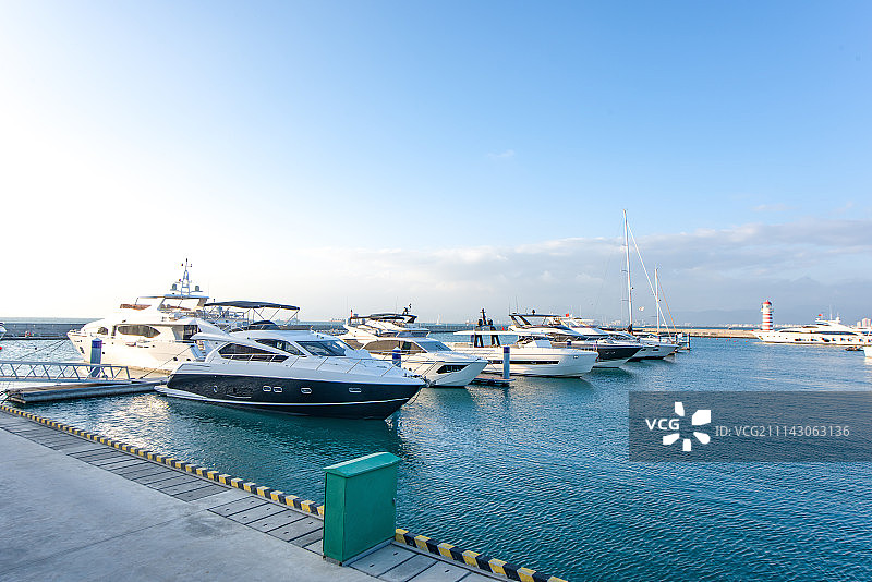 三亚游艇码头图片素材