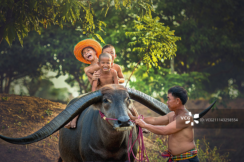 兴高采烈图片素材