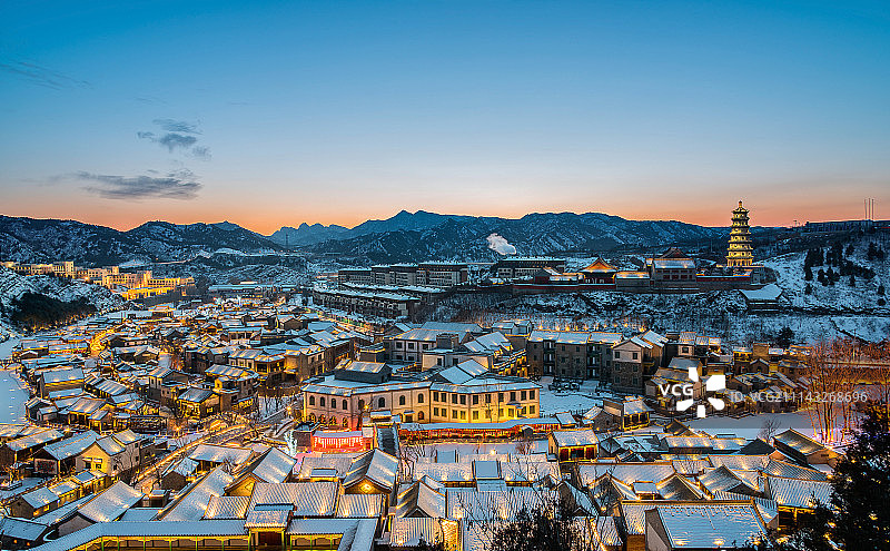 雪后古镇图片素材