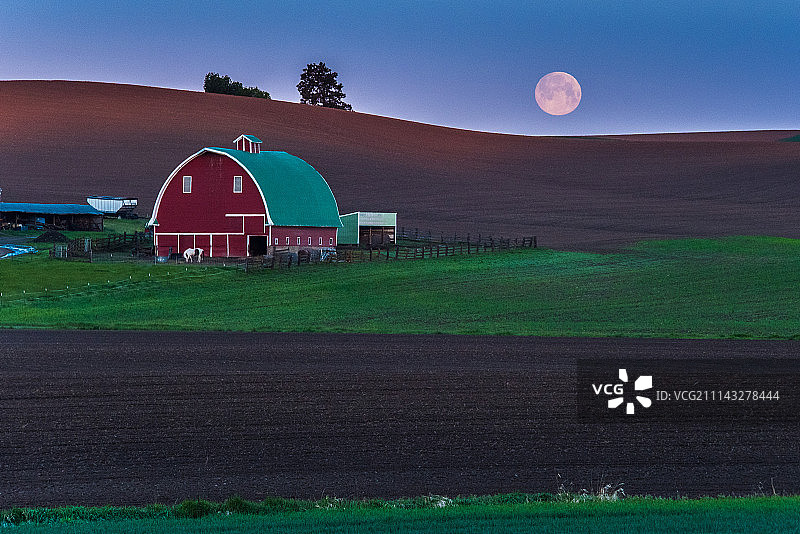 帕卢斯月落图片素材
