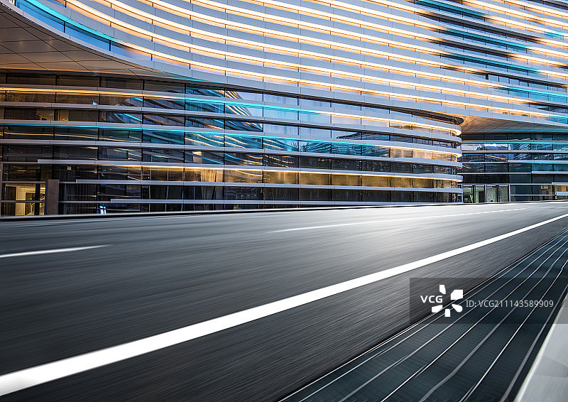 夜晚城市道路图片素材