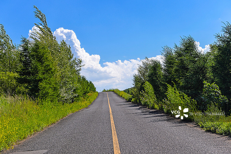 草原天路风光图片素材