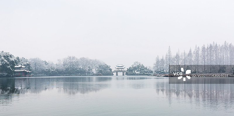 2018年杭州曲院风荷的第一场雪图片素材