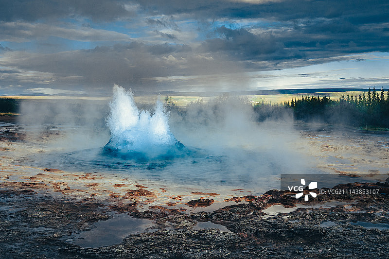 斯特罗克间歇泉图片素材