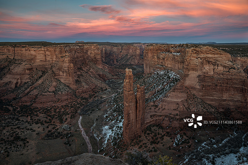 蜘蛛岩的傍晚图片素材