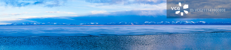 青海无人区哈拉湖全景图图片素材