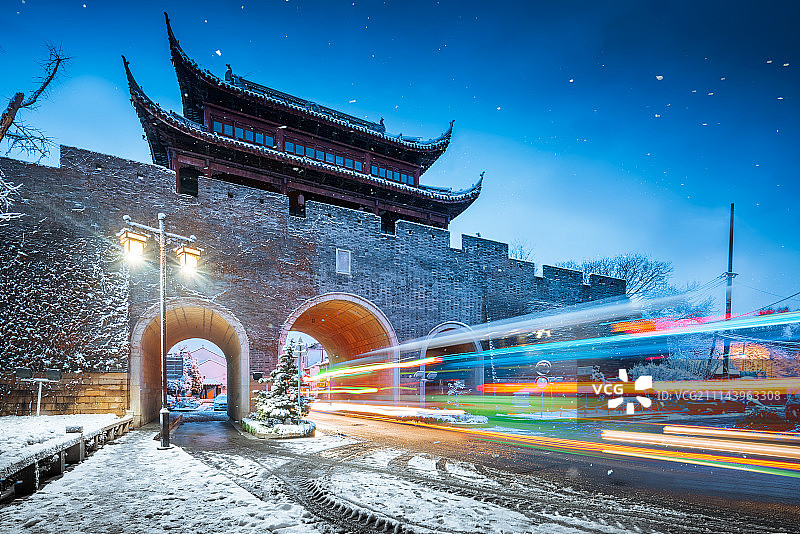苏州阊门古城门夜景图片素材
