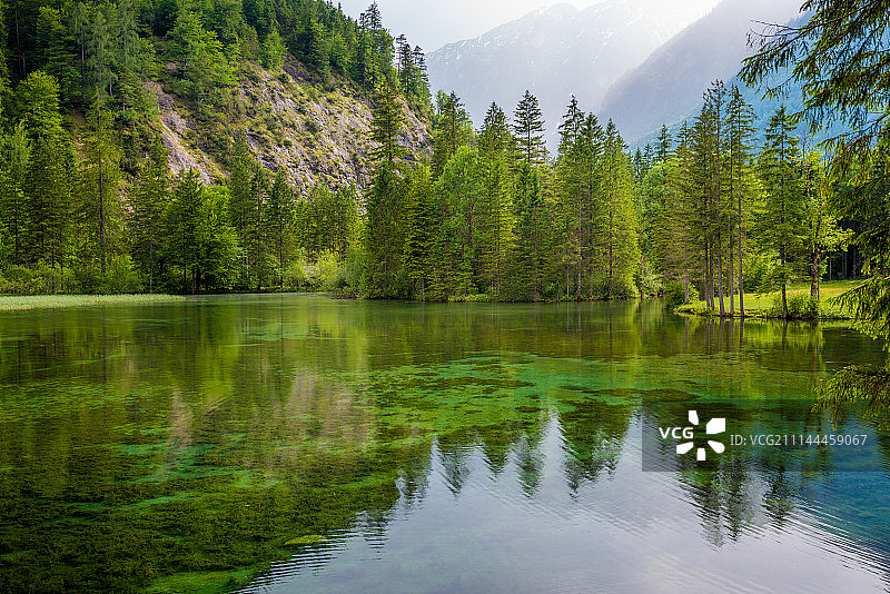 湖面倒影图片素材
