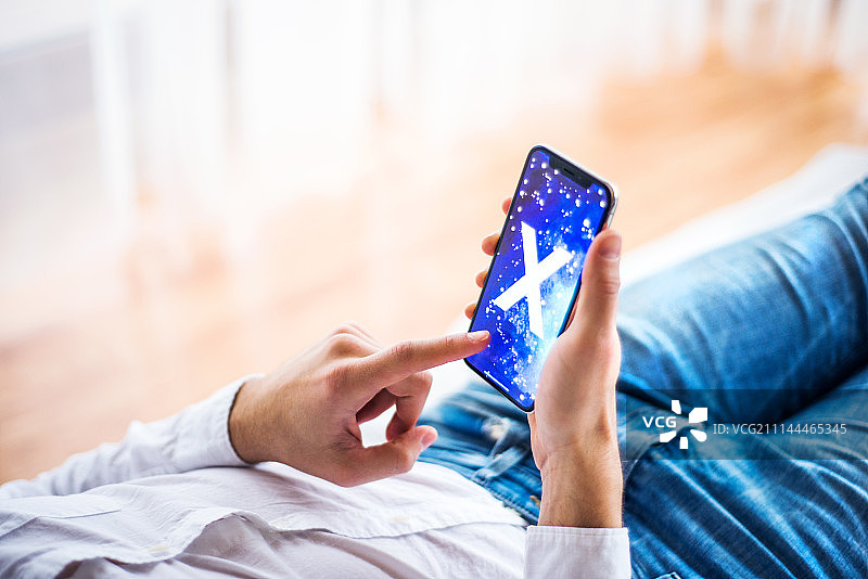 斯洛伐克新新巴那：新款苹果iPhone X智能手机图片素材