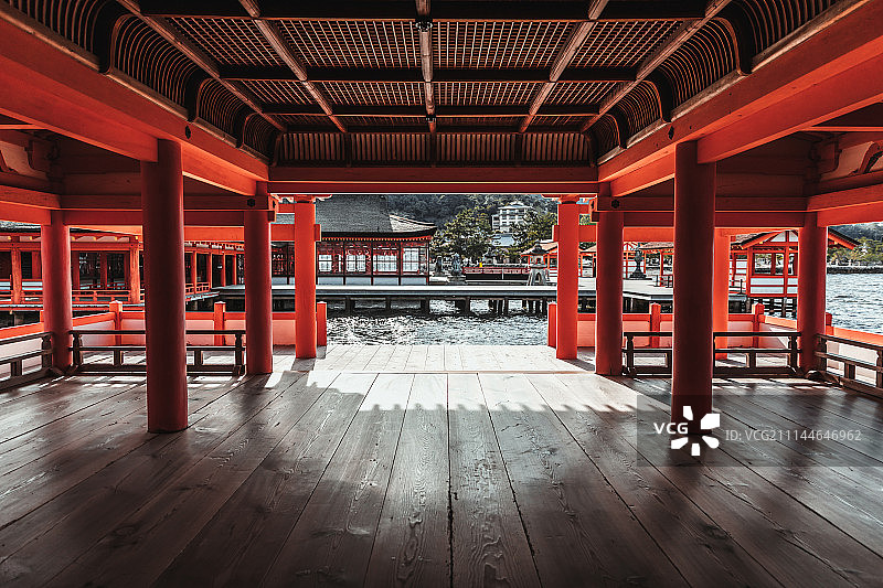 日本严岛神社建筑内部图片素材