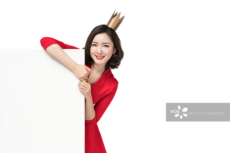 头戴皇冠的红衣女子图片素材