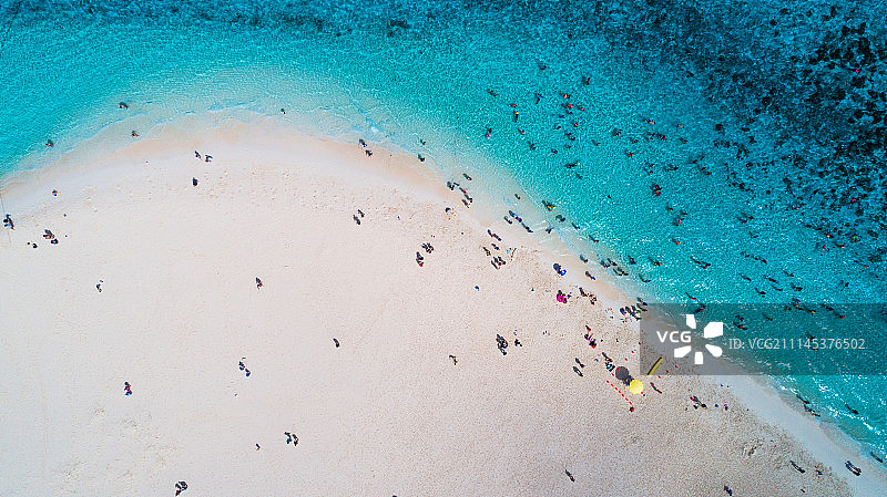 沙滩上帝视角图片素材