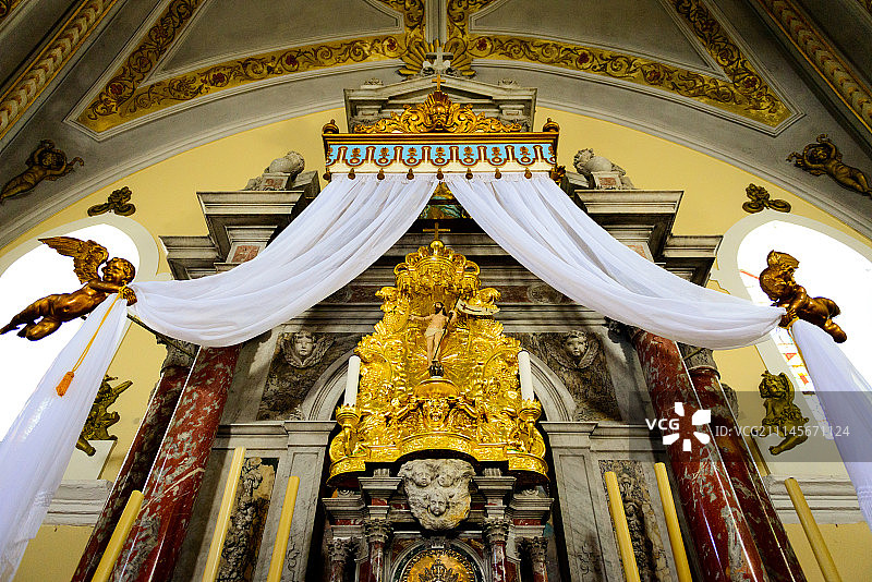 耶尔萨教堂内的装饰祭坛图片素材