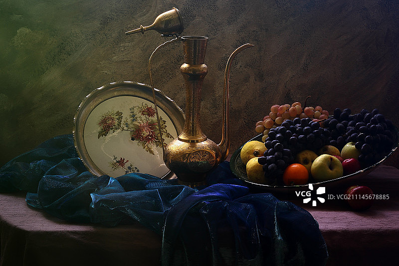 桌上篮子里的水果特写镜头图片素材