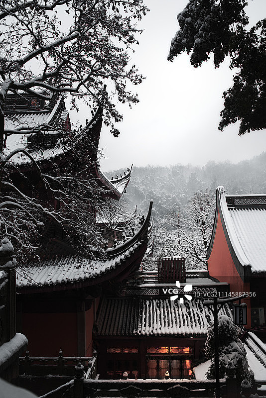灵山寺雪漫屋檐图片素材