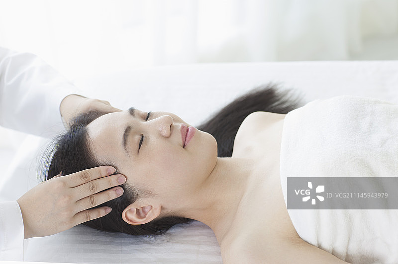 女性,中医师,按摩图片素材