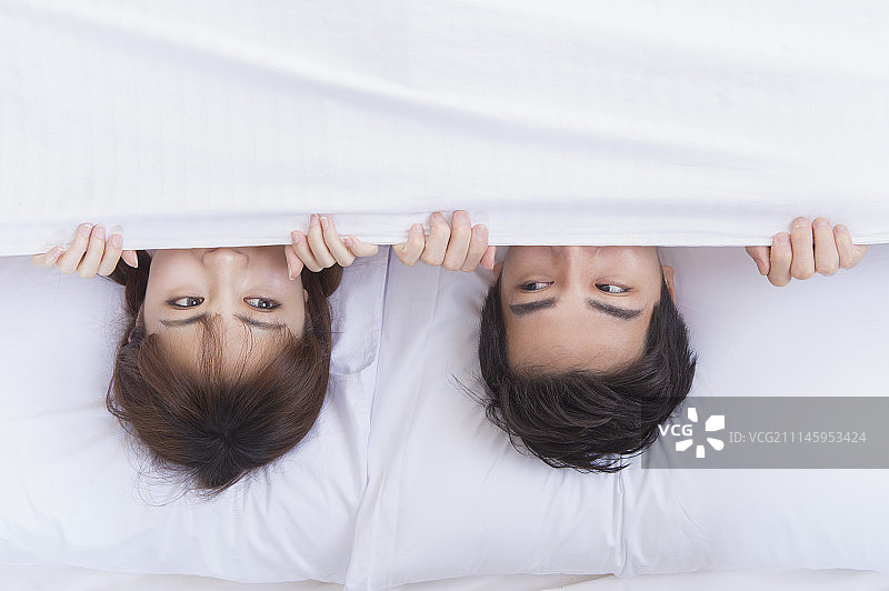 年轻情侣,早晨,起床图片素材