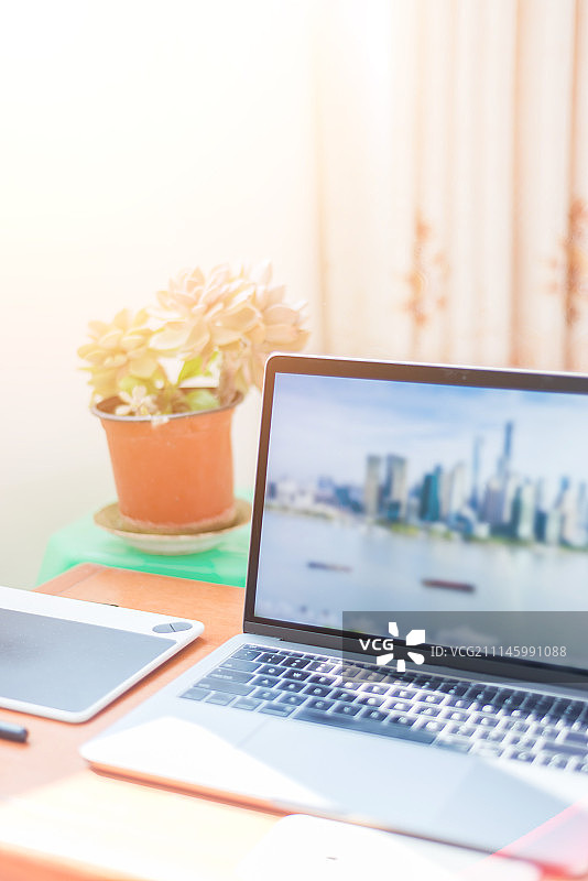 暖色办公环境图片素材